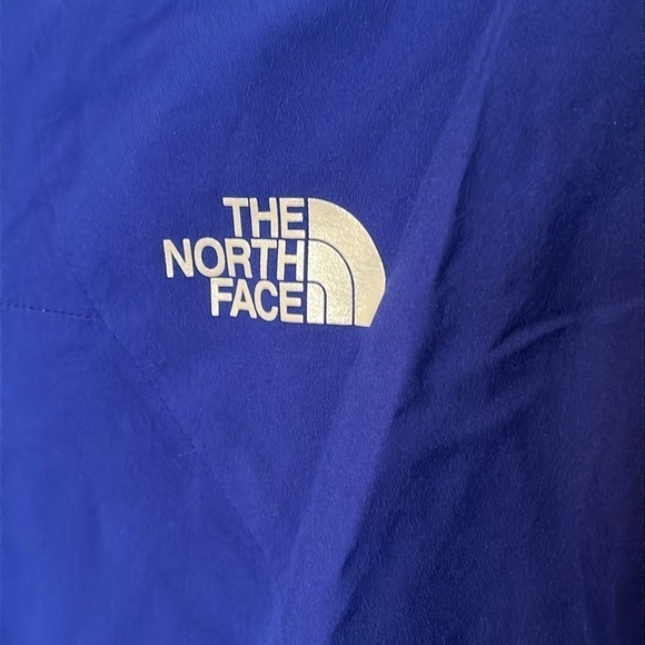 The North Face HyVent 2.5L Summit Series, Royal Blue/Pink Women’s Size medium - Picture 9 of 12
